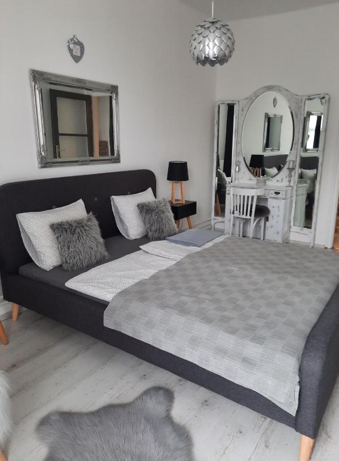 Downtown'S Pearl Appartement Pécs Buitenkant foto