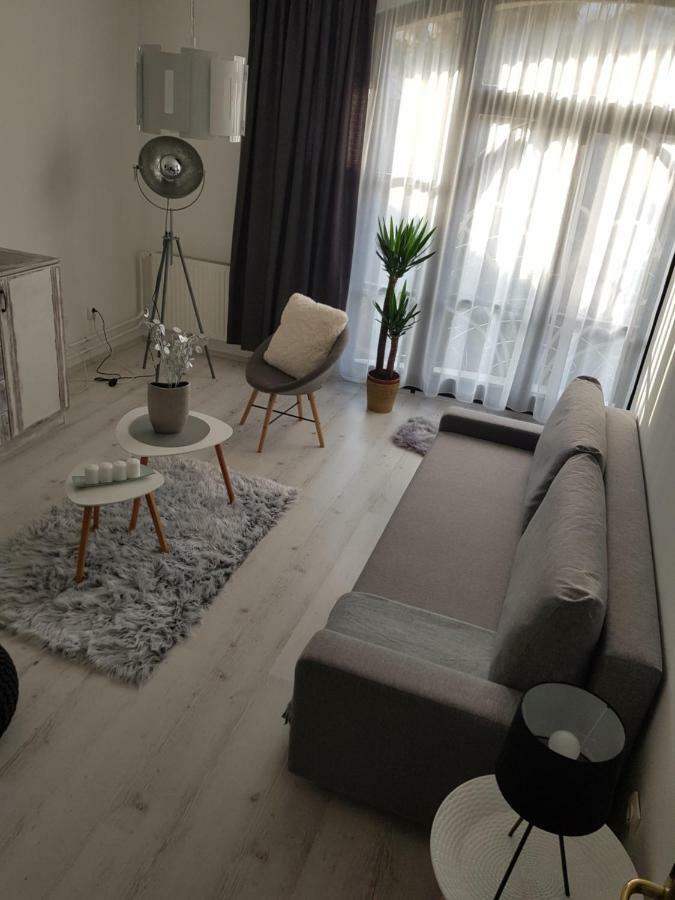 Downtown'S Pearl Appartement Pécs Buitenkant foto