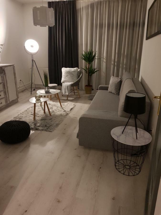Downtown'S Pearl Appartement Pécs Buitenkant foto