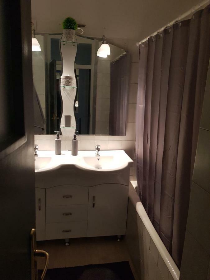 Downtown'S Pearl Appartement Pécs Buitenkant foto